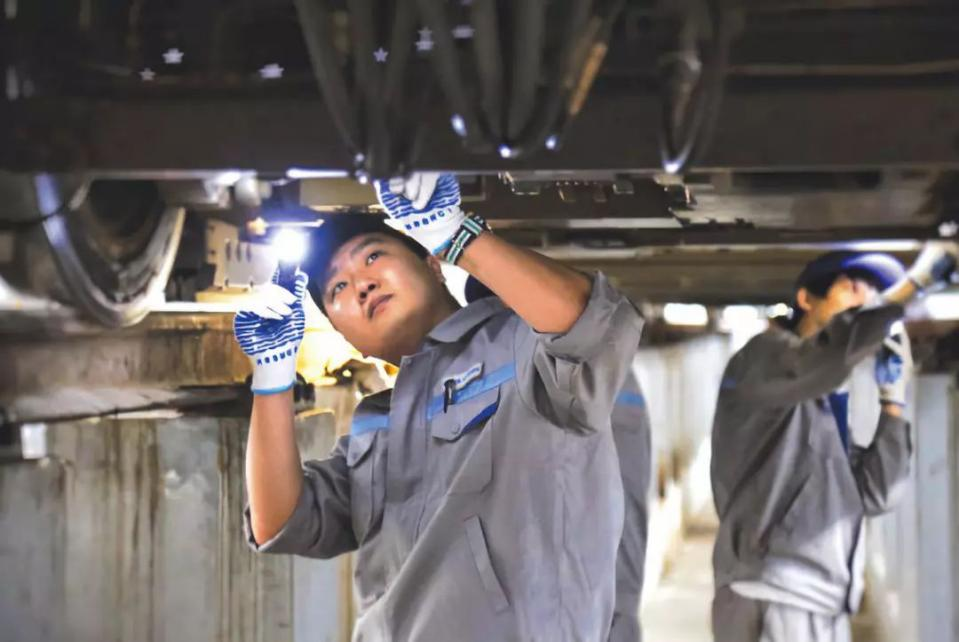 電車車輛檢修比賽現(xiàn)場。遼寧省總工會供圖